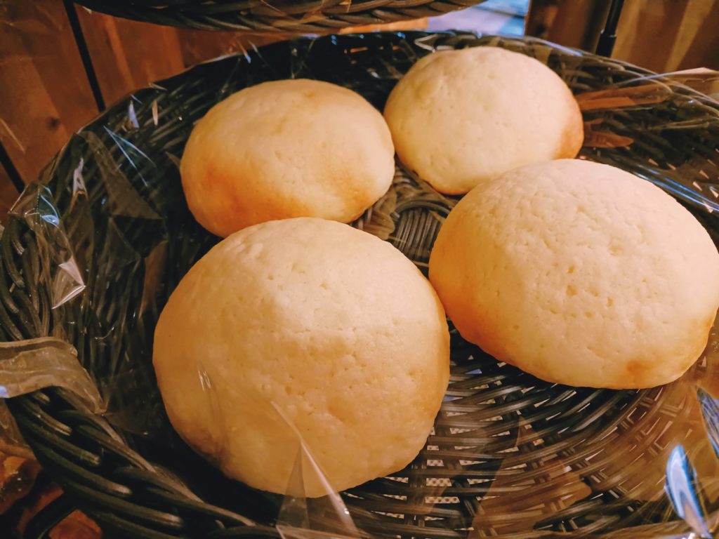 磯子物語ﾊｲｼﾞの白いメロンパン